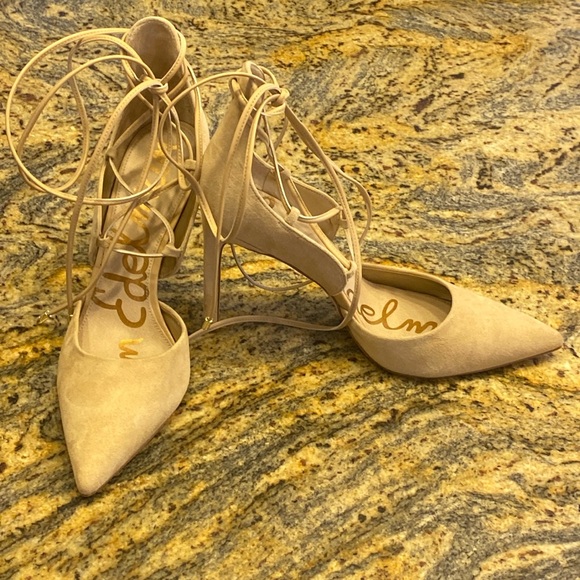 NWOB Sam Edelman,💯% genuine/leather suede,4” heel, almond shade,pictures below. - Picture 2 of 11
